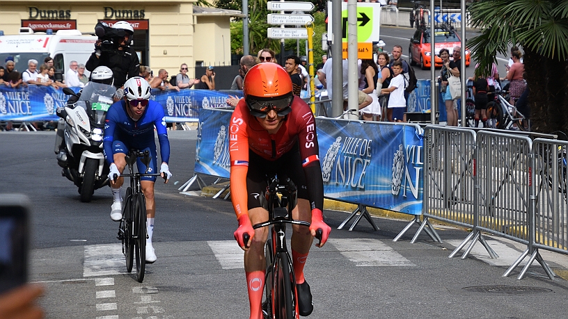 Geraint THOMAS e Romain GREGOIRE.jpg - Geraint THOMAS ciclista britannico, ha vinto il Tour de France nel 2018 e alcuni giri minori, ha raggiunto e superato Romain GREGOIRE.